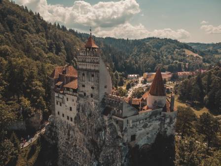 10 Fairytale Castles Around the World You Need to See