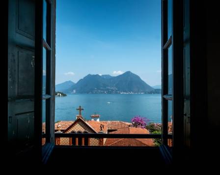 15 Stunning Window Views