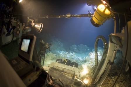 Manned Submersibles: Human Exploration of the Deep Ocean